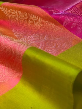 Modern age art and craft of soft silk sarees. Shop online at Edhini